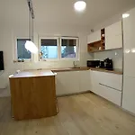 شقة Maboka